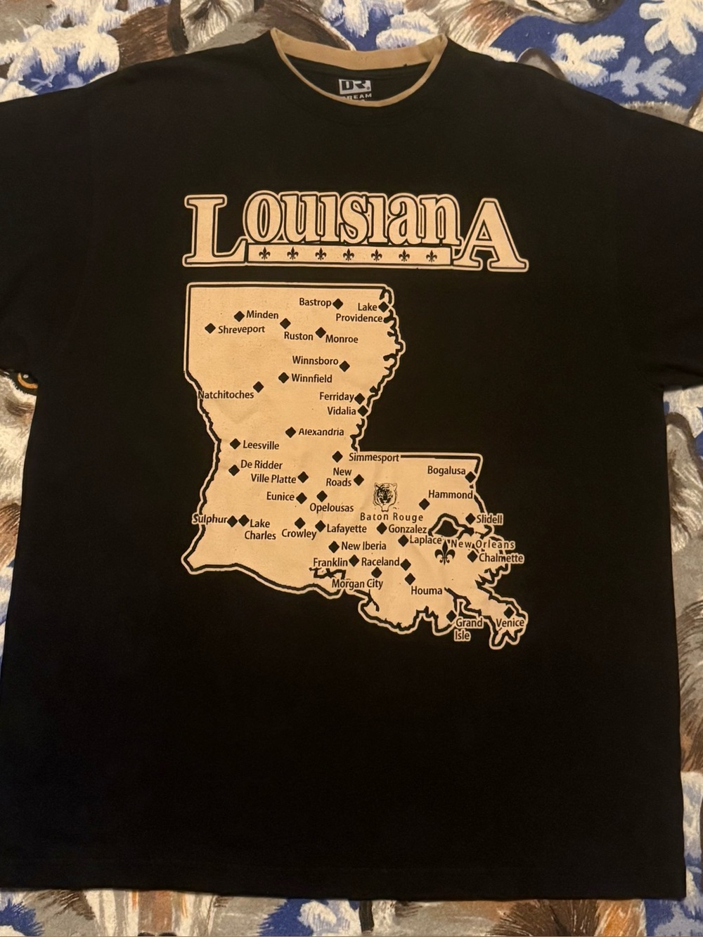 Louisiana Map Graphic T-Shirt - Black and Tan